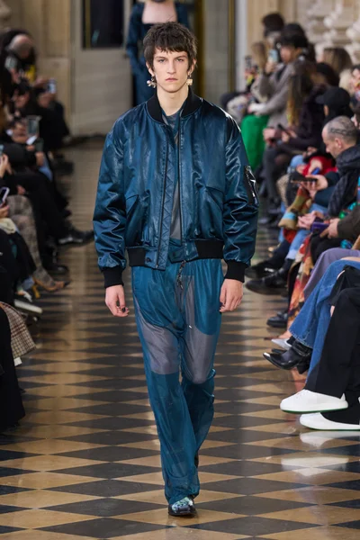 Look 25